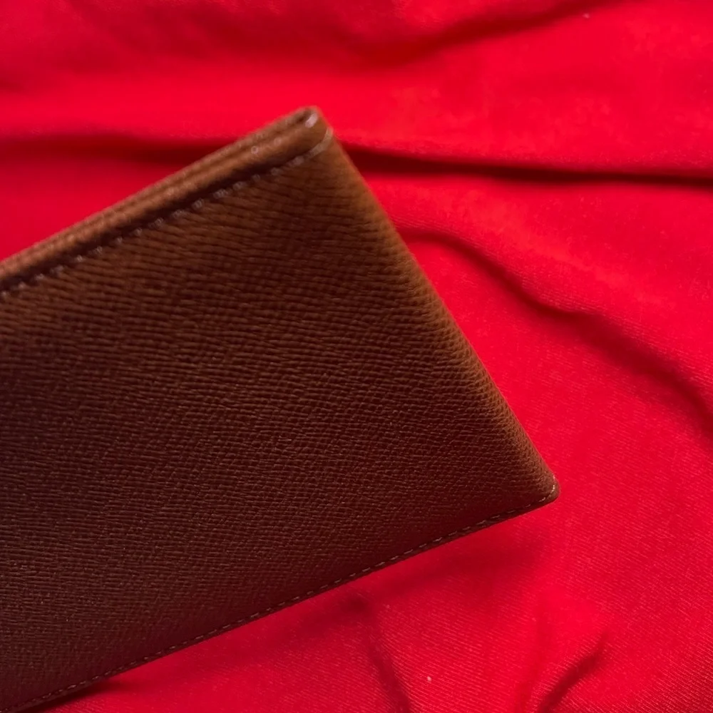 AUTHENTIC LV Taiga Card Holder VG-E condition